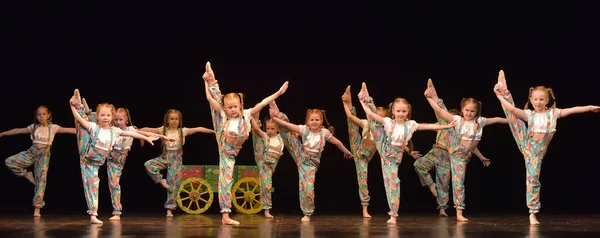 Russie Saint Pétersbourg 2019 Performance Collectif Danse Pour Enfants Festival — Photo