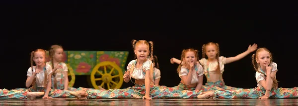 Rusland Petersburg 2019 Optreden Van Kinderdanscollectief Het Festival Van Creativiteit — Stockfoto