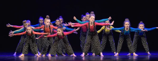 Russia San Pietroburgo 2019 Spettacolo Danza Collettiva Bambini Festival Aperto — Foto Stock