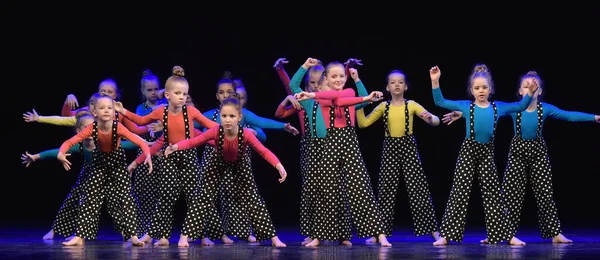 Russia San Pietroburgo 2019 Spettacolo Danza Collettiva Bambini Festival Aperto — Foto Stock