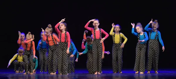 Russia San Pietroburgo 2019 Spettacolo Danza Collettiva Bambini Festival Aperto — Foto Stock