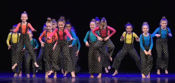 Russia San Pietroburgo 2019 Spettacolo Danza Collettiva Bambini Festival Aperto — Foto Stock