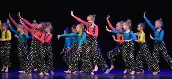 Russia San Pietroburgo 2019 Spettacolo Danza Collettiva Bambini Festival Aperto — Foto Stock