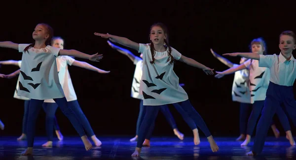 Russia San Pietroburgo 2019 Spettacolo Danza Collettiva Bambini Festival Aperto — Foto Stock