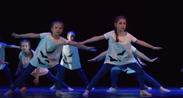 Russia San Pietroburgo 2019 Spettacolo Danza Collettiva Bambini Festival Aperto — Foto Stock