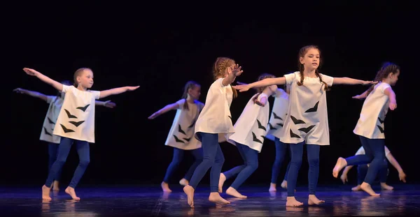 Russia San Pietroburgo 2019 Spettacolo Danza Collettiva Bambini Festival Aperto — Foto Stock