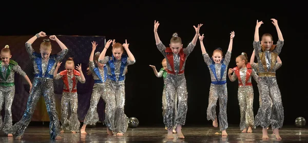 Russia Petersburg 2019 Performance Children Dance Group Shiny Costumes Style — Stock Photo, Image