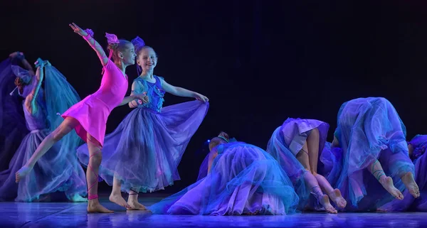 Russia San Pietroburgo 2019 Spettacolo Del Balletto Gruppo Danza Bambini — Foto Stock