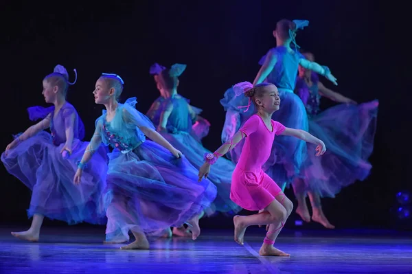Oroszország Szentpétervár 2019 Gyermektánccsoport Balett Előadása Karrier Kreativitás Nyílt Fesztiválján — Stock Fotó