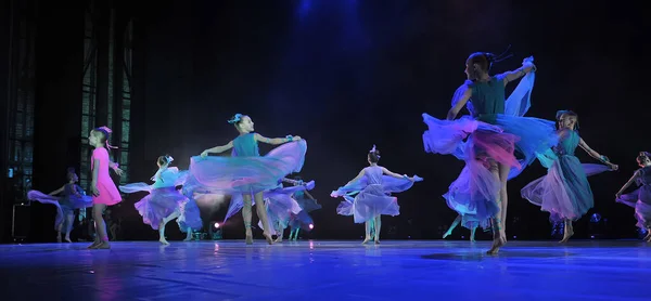 Russia San Pietroburgo 2019 Spettacolo Del Balletto Gruppo Danza Bambini — Foto Stock