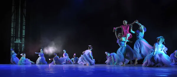 Russia San Pietroburgo 2019 Spettacolo Del Balletto Gruppo Danza Bambini — Foto Stock