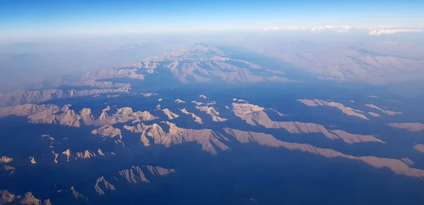 Vista Montanha Janela Avião — Fotografia de Stock