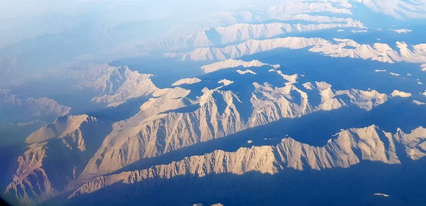 Vista Montanha Janela Avião — Fotografia de Stock