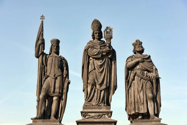 Tsjechië Praag 2006 Beeldhouwwerken Karelsbrug — Stockfoto