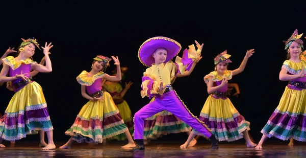 Russia Petersburg 2019 Children Colorful Costumes Dance Mexican Dance Stage — Stock Photo, Image