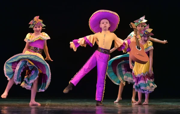 Russia Petersburg 2019 Children Colorful Costumes Dance Mexican Dance Stage — Stock Photo, Image