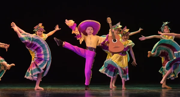 Russia Petersburg 2019 Children Colorful Costumes Dance Mexican Dance Stage — Stock Photo, Image