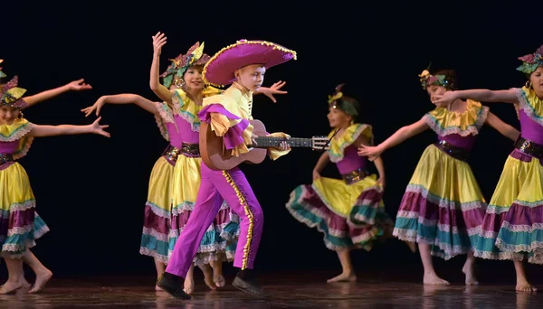 Russia Petersburg 2019 Children Colorful Costumes Dance Mexican Dance Stage — Stock Photo, Image