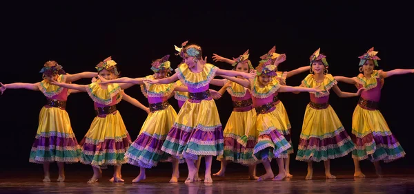 Russia Petersburg 2019 Children Colorful Costumes Dance Mexican Dance Stage — Stock Photo, Image