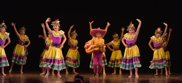 Russia Petersburg 2019 Children Colorful Costumes Dance Mexican Dance Stage — Stock Photo, Image