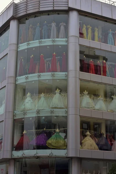 Turkey Istanbul 2018 Long Elegant Wedding Dresses Shop Window — Stock Photo, Image