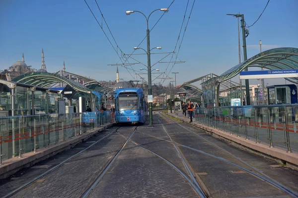 Türkei Istanbul 2018 Moderne Straßenbahn Und Straßenbahnhaltestelle — Stockfoto