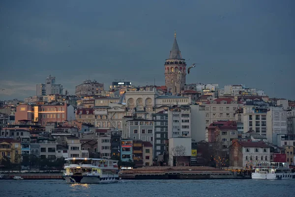 Турция Стамбул 2018 Вид Галатскую Башню Стамбуле Дождливую Погоду Турция — стоковое фото