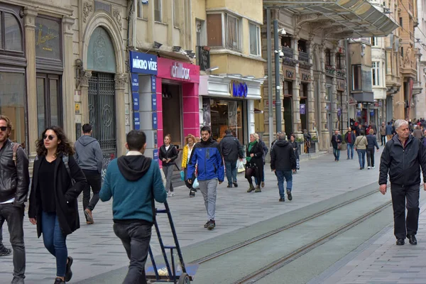 Turquía Estambul 2018 Istiklal Street Una Las Calles Peatonales Más — Foto de Stock