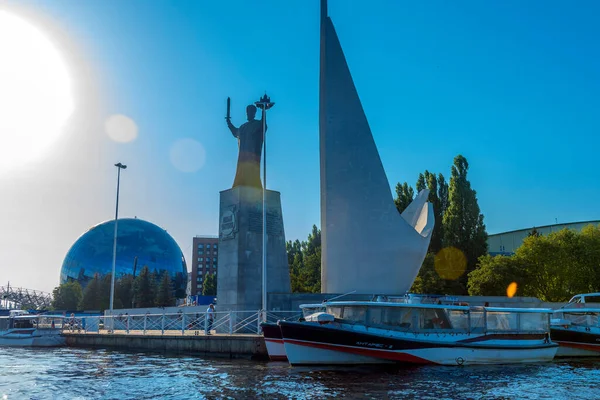 Rusia Kaliningrado 2020 Monumento Nicolás Maravilloso Terraplén — Foto de Stock