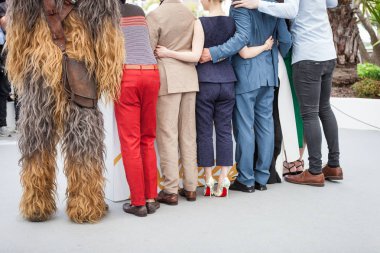 Cannes, Fransa - 15 Mayıs 2018: Donald Glover, Alden Ehrenreich, Emilia Clarke, Woody Harrelson, Thandie Newton ve Joonas için photocall katılmak Suotamo ' Solo: A Star Wars hikayesi ' 71 yıllık Cannes Film Festivali sırasında
