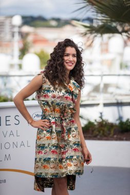 Cannes, Fransa - 15 Mayıs 2018: Yönetmen Sabrina Ouazani photocall yetenekleri Adami 2018 için 71 yıllık Cannes Film Festivali sırasında katılır