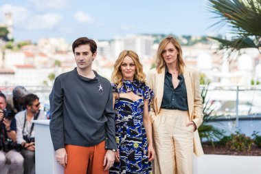 Cannes, Fransa - 18 Mayıs 2018: Nicolas Maury, Kate Moran ve Vanessa Paradis katılmak 'Bıçak + kalp (BM Couteau Dans Le Coeur)' 71 yıllık Cannes Film Festivali sırasında Photocall