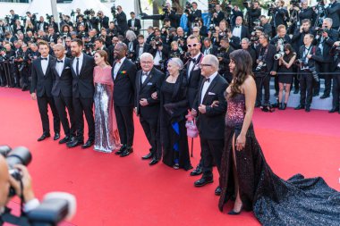 Cannes, Fransa - 16 Mayıs 2019: Miles Teller, Keiynan Lonsdale, Dan Krauss, Julianne Moore, Steve Williams, Guy Vandenberg, Cliff Morrison, Alison Moed, Hank Plante 72.