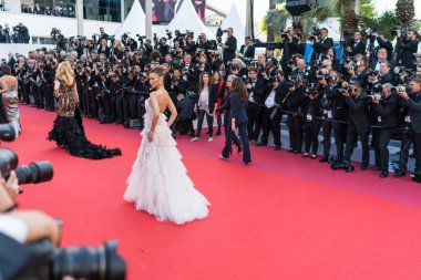 Cannes, Fransa - 16 Mayıs 2019: Bella Hadid 72.