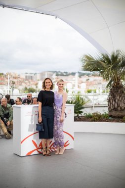 Cannes, Fransa - 17 Mayıs 2019: Judith Godreche ve Gayle Rankin 72.