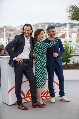 Cannes, Fransa - 18 Mayıs 2019: Asier Etxeandia, Nora Navas ve Leonardo Sbaraglia, 72.