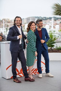 Cannes, Fransa - 18 Mayıs 2019: Asier Etxeandia, Nora Navas ve Leonardo Sbaraglia, 72.
