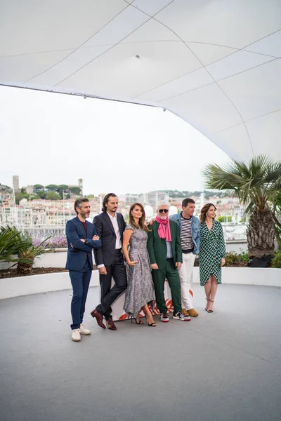 Cannes, Fransa - 18 Mayıs 2019: Leonardo Sbaraglia, Asier Etxeandia, Penelope Cruz, Yönetmen Pedro Almodovar, Antonio Banderas ve Nora Navas 72.