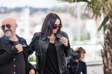 Cannes, Fransa - 19 Mayıs 2019: Gaspar Noe ve Beatrice Dalle, 72.