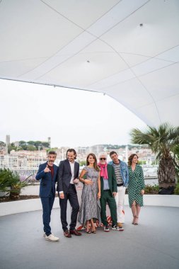 Cannes, Fransa - 18 Mayıs 2019: Leonardo Sbaraglia, Asier Etxeandia, Penelope Cruz, Yönetmen Pedro Almodovar, Antonio Banderas ve Nora Navas 72.