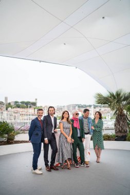 Cannes, Fransa - 18 Mayıs 2019: Leonardo Sbaraglia, Asier Etxeandia, Penelope Cruz, Yönetmen Pedro Almodovar, Antonio Banderas ve Nora Navas 72.