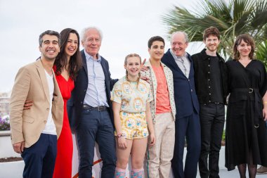 Cannes, Fransa - 21 Mayıs 2019: Jean-Pierre Dardenne, Victoria Bluck, Idir Ben Addi ve Luc Dardenne 72.