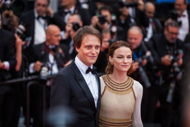 Cannes, Fransa - 19 Mayıs 2019: Valerie Pachner ve August Diehl 72.