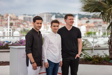 Cannes, Fransa - 23 Mayıs 2019: Akhtem Seitablayev, Remzi Bilyalov ve yönetmen Neriman Aliev 72.