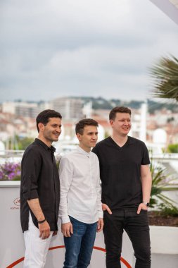 Cannes, Fransa - 23 Mayıs 2019: Akhtem Seitablayev, Remzi Bilyalov ve yönetmen Neriman Aliev 72.