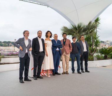 Cannes, Fransa - 24 Mayıs 2019: Fabrizio Ferracane, Fausto Russo Alesi, Maria Fernanda Candido, yönetmen Marco Bellocchio, Pierfrancesco Favino, Luigi Lo Cascio ve Pier Giorgio Bellocchio, 72. 