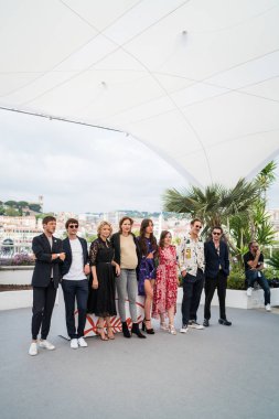 Cannes, Fransa - 25 Mayıs 2019: Gaspard Ulliel, Niels Schneider, Virginie Efira, Justine Triet, Adele Exarchopoulos, Laure Calamy, Paul Hamy ve Arthur Harari 72.