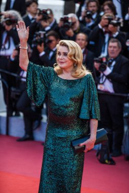 Cannes, Fransa - 25 Mayıs 2019: Catherine Deneuve 72.
