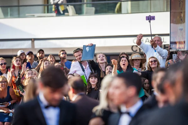 Cannes Frankrike Maj 2019 Fans Skriker Ankomsten Gäster För Den — Stockfoto