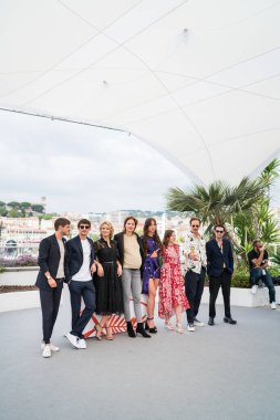 Cannes, Fransa - 25 Mayıs 2019: Gaspard Ulliel, Niels Schneider, Virginie Efira, Justine Triet, Adele Exarchopoulos, Laure Calamy, Paul Hamy ve Arthur Harari, 72.